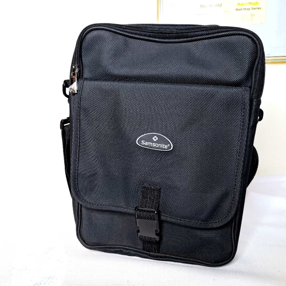 NWOT Samsonite"The Expandable Traveler" Royal Traveler Two-in-one bag.